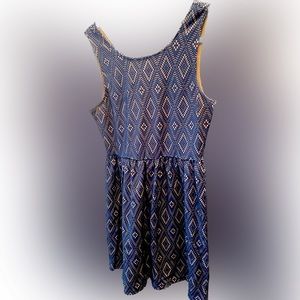 Cutest brunch dress- navy and tan- L